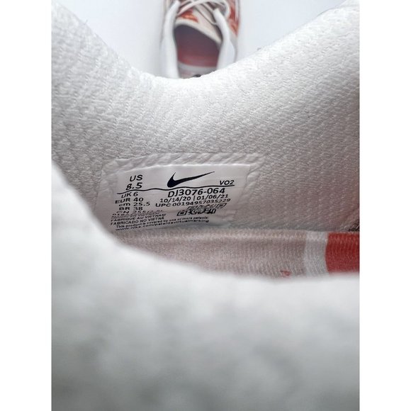 Brand New Nike Women’s  Metcon 6 size 8.5 Desert sand / Pink - Picture 9 of 11